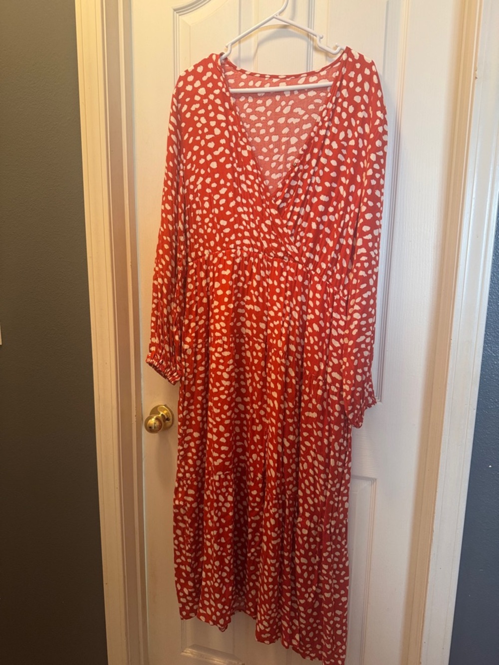 Flowing orange  Printed Maxi Dress with V-Neck